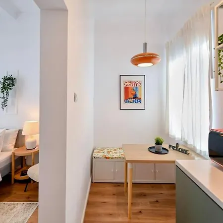 Cozy On Calea Victoriei *